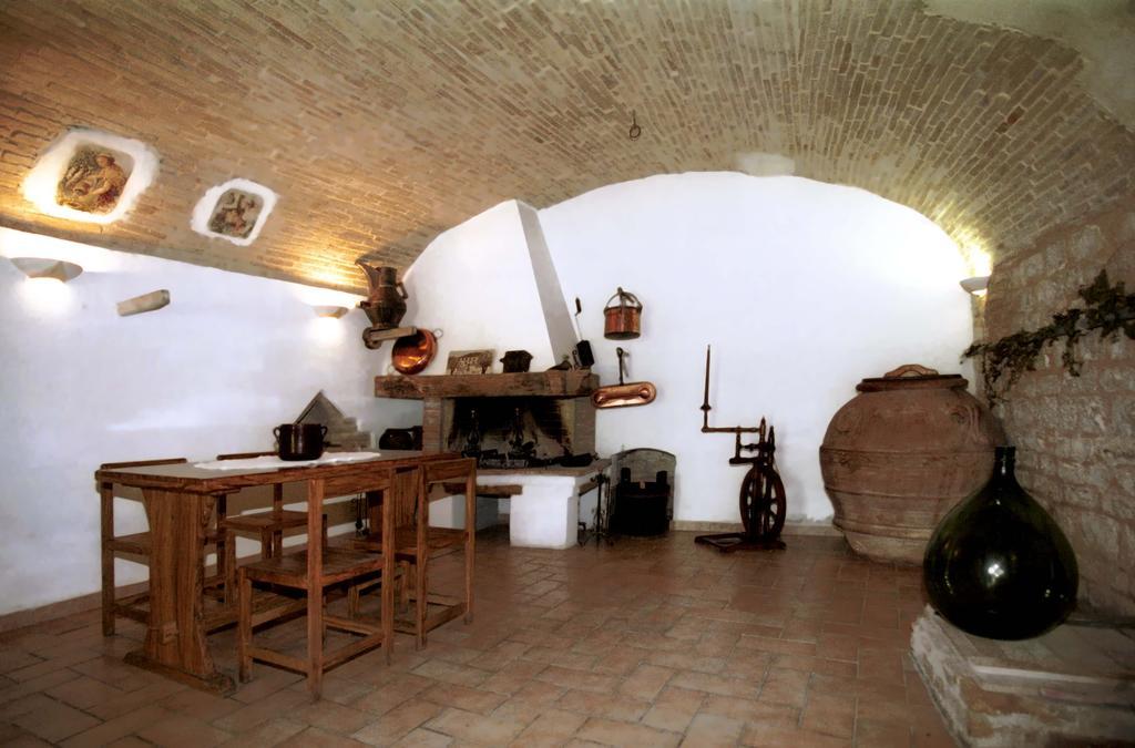 Agriturismo Antico Frantoio Foligno Esterno foto